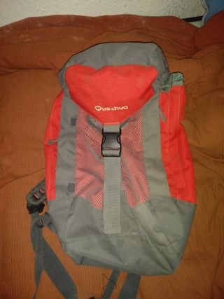 Mochila Quechua aprenaz 30 trekking montaña