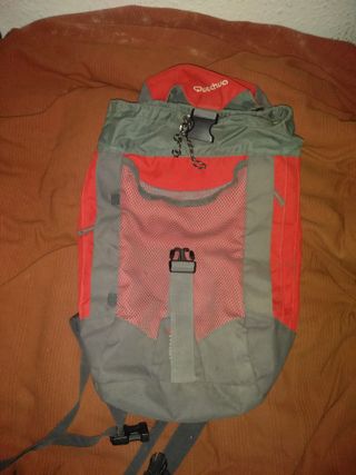 Mochila Quechua aprenaz 30 trekking montaña