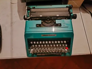 Máquina de escribir Olivetti Studio 45