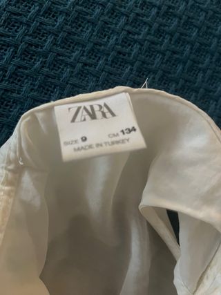 Top Zara blanco roto T.9 años