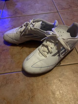 Zapatillas Adidas Fútbol Tacos Blancas talla 34