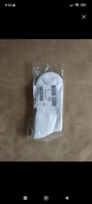 Calcetines normales militares y blancos de deporte