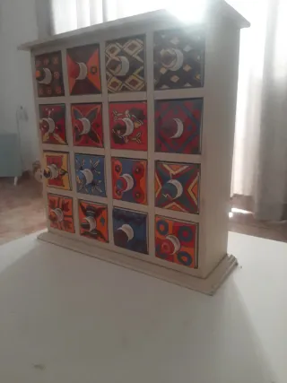 Cajonera decorada 16 cajones