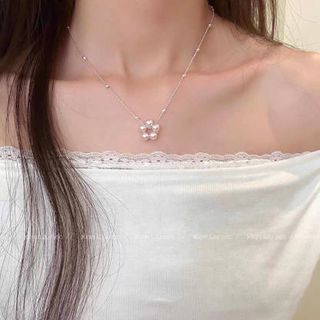 Collar de perlas flor plata