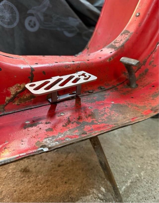 Soporte apoyapié vespa