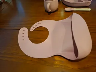 Set alimentación silicona bebé rosa marca Brunik