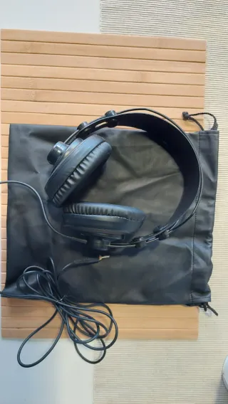 Auriculares Samson SR850