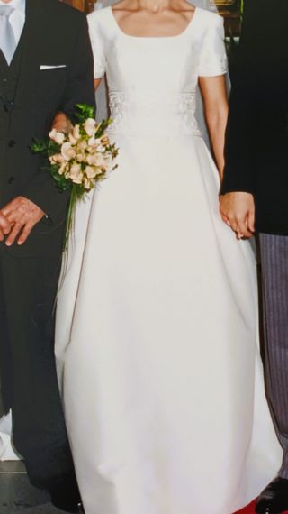 Vestido de Novia Color Crudo o Marfil Talla 38-40