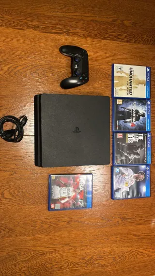 PS4 Slim Negra + 5 Juegos + Mando