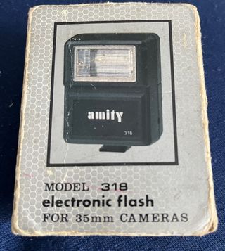 Flash elettronico Amity 318 per fotocamere 35mm