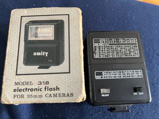 Flash elettronico Amity 318 per fotocamere 35mm