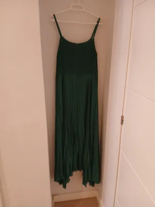 Vestido Massimo Dutti verde plisado