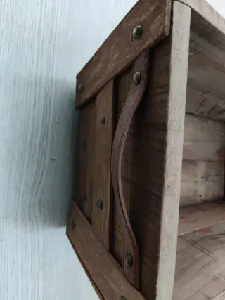 Macetero de madera rústico