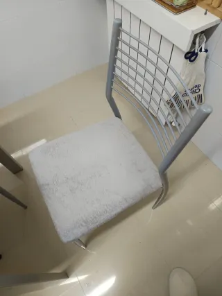 Mesa de cocina y 4 sillas