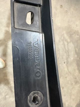 31352292 CALANDRA PARABRISAS VOLVO XC60 2011/2017