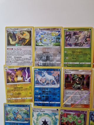 Lotto carte Pokemon+raccoglitore e altro