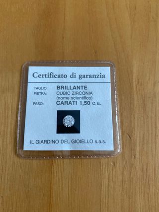 Brillante Cubic Zirconia e Zaffiro naturale