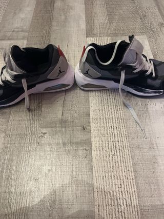 Zapatillas Jordan Air 200E 36.5 niño