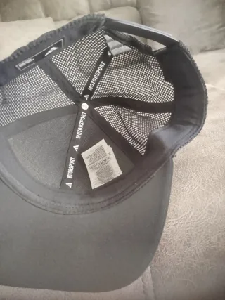 Gorra Mercedes-Benz x Adidas Negra