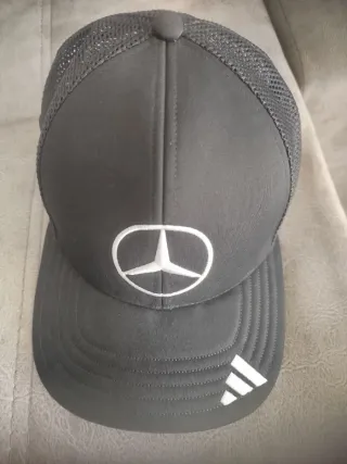 Gorra Mercedes-Benz x Adidas Negra