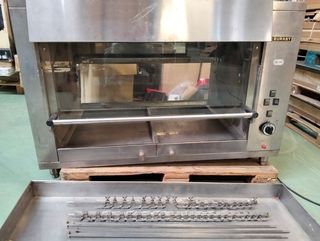 Asador de Pollos a Gas con 6 Espadas