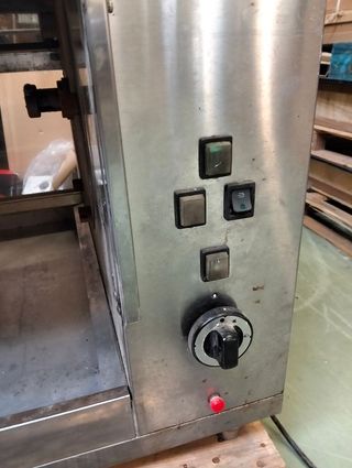 Asador de Pollos a Gas con 6 Espadas