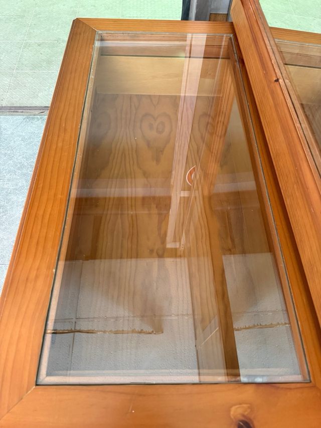 Comò in legno massello con specchio