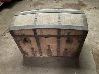 Lote 2 baúles antiguos madera y metal