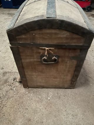 Lote 2 baúles antiguos madera y metal