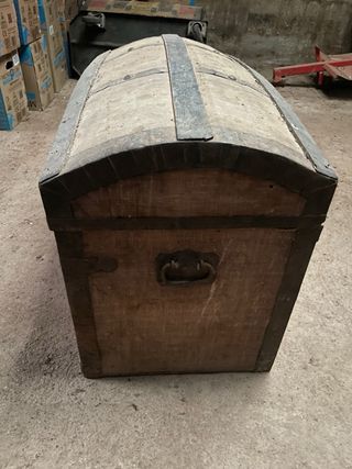 Lote 2 baúles antiguos madera y metal