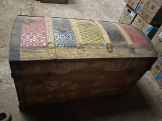 Lote 2 baúles antiguos madera y metal