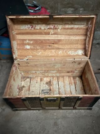 Lote 2 baúles antiguos madera y metal