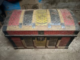 Lote 2 baúles antiguos madera y metal