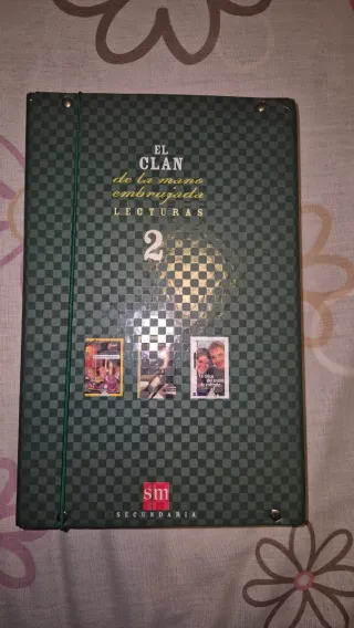 El Clan de la mano embrujada Lecturas