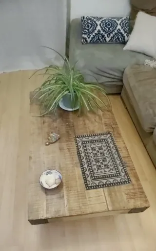 Mesa de centro industrial en madera y metal