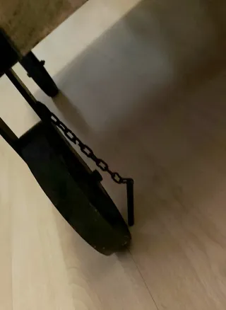 Mesa de centro estilo industrial en madera y metal