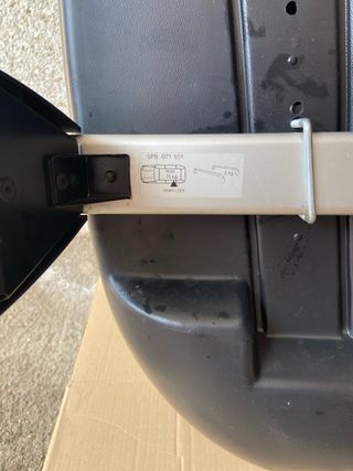 Cofre de coche con barras