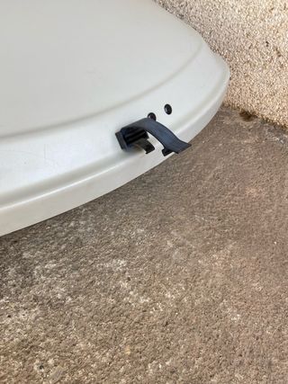 Cofre de coche con barras