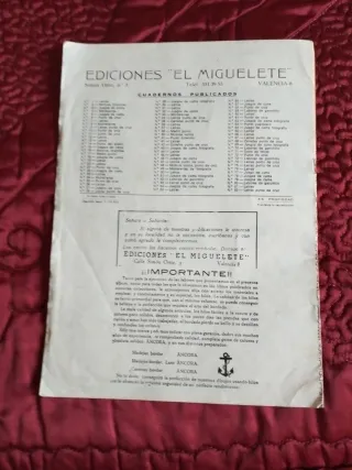 2 revistas antiguas: 1 de ganchillo. 2 de bordado