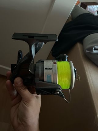Carrete de pesca okuma