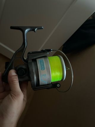Carrete de pesca okuma