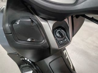 Yamaha Nmax 125cc Scooter Gris