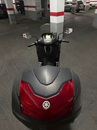 Yamaha Nmax 125cc Scooter Gris