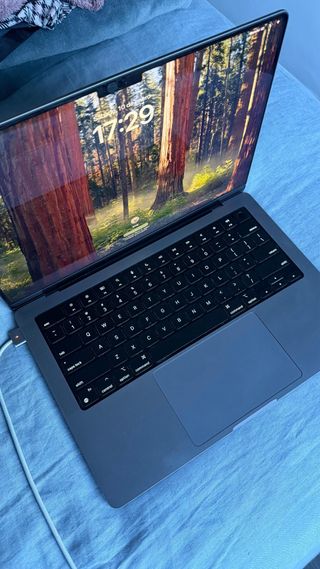 MacBook Pro 14” (2021) M1 Max – 32 GB RAM – 1 TB