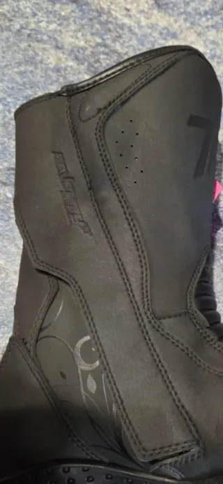 Botas moto , nuevas a estrenar con etiqueta