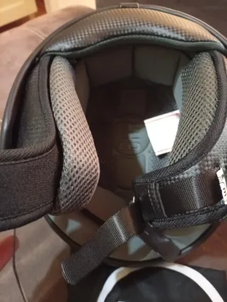 Casco de moto NZI con visor solar