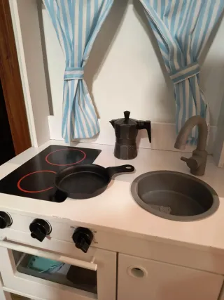 Cocinita de madera infantil