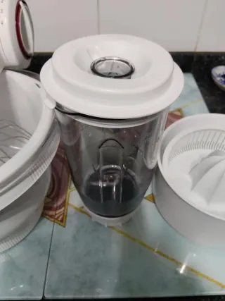 Amasadora Bosch con accesorios