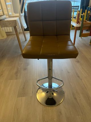 3 Taburetes de bar regulables en altura