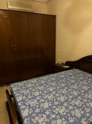 Dormitorio de matrimonio con armario
